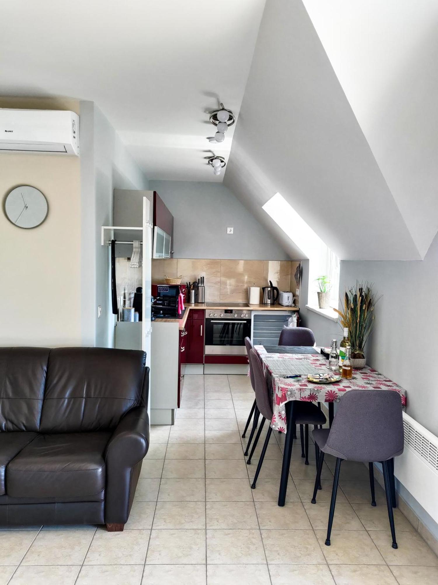 Fuegefa Apartman Balatonalmadi Exterior photo