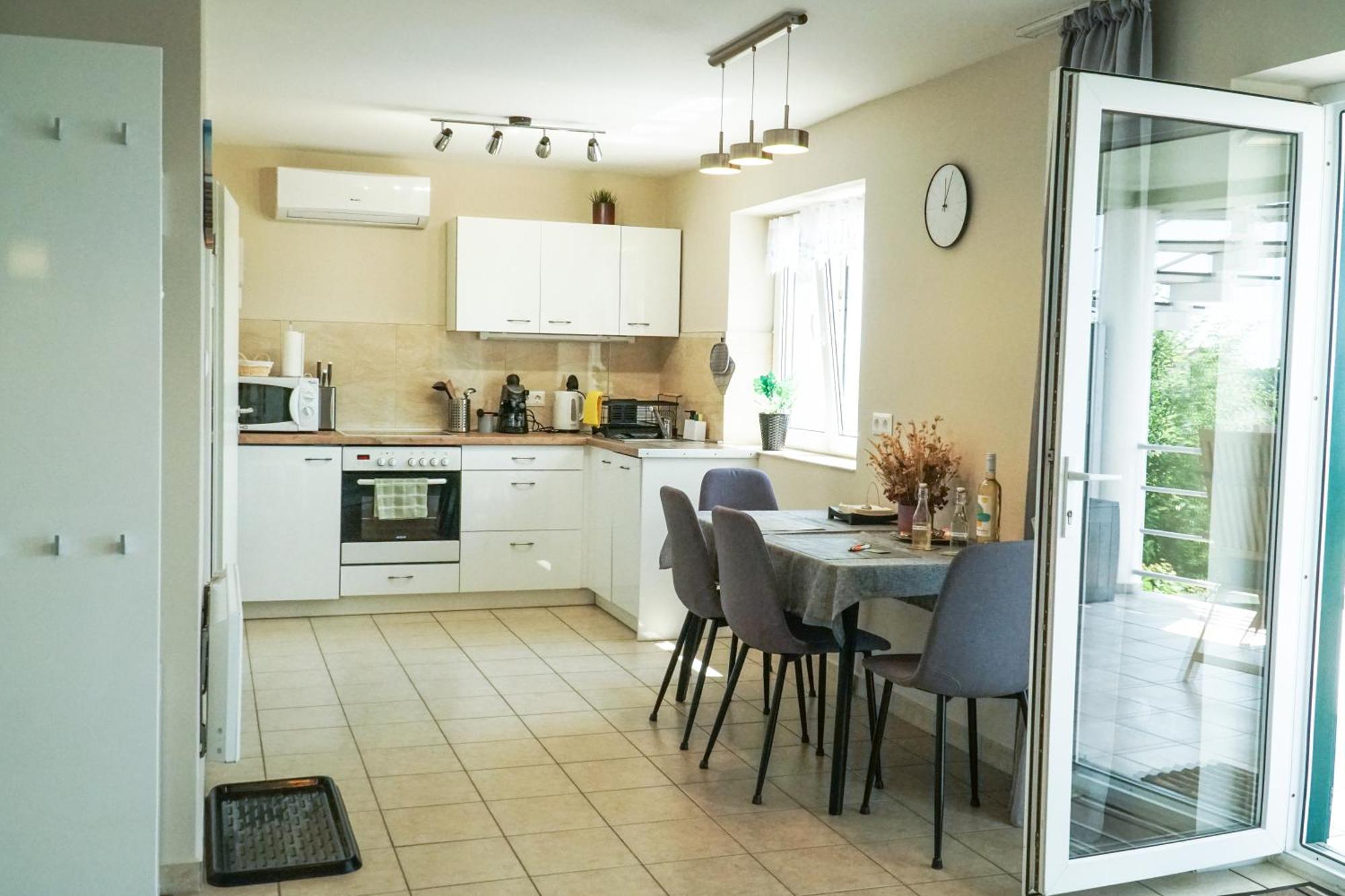 Fuegefa Apartman Balatonalmadi Exterior photo