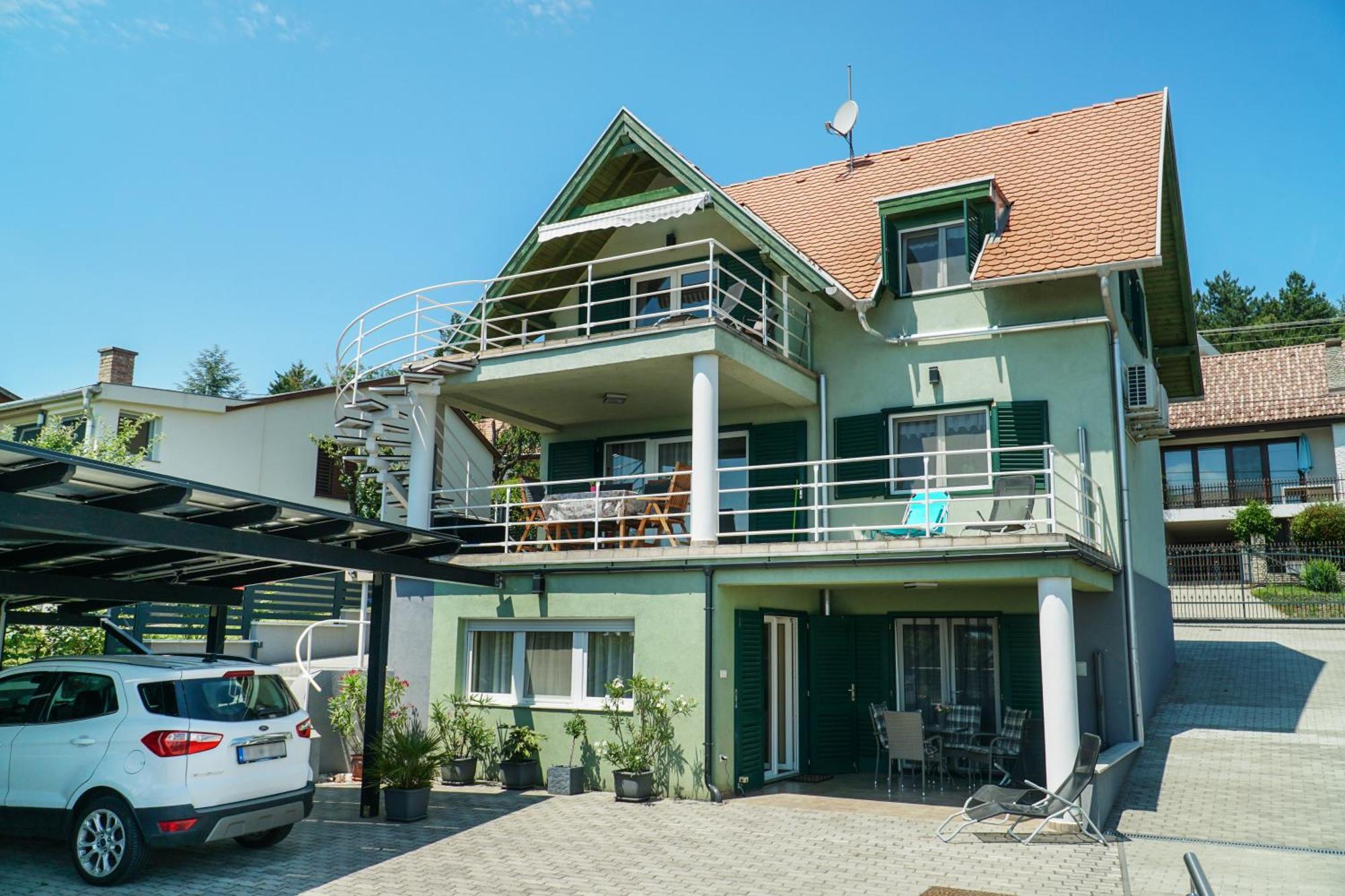 Fuegefa Apartman Balatonalmadi Exterior photo