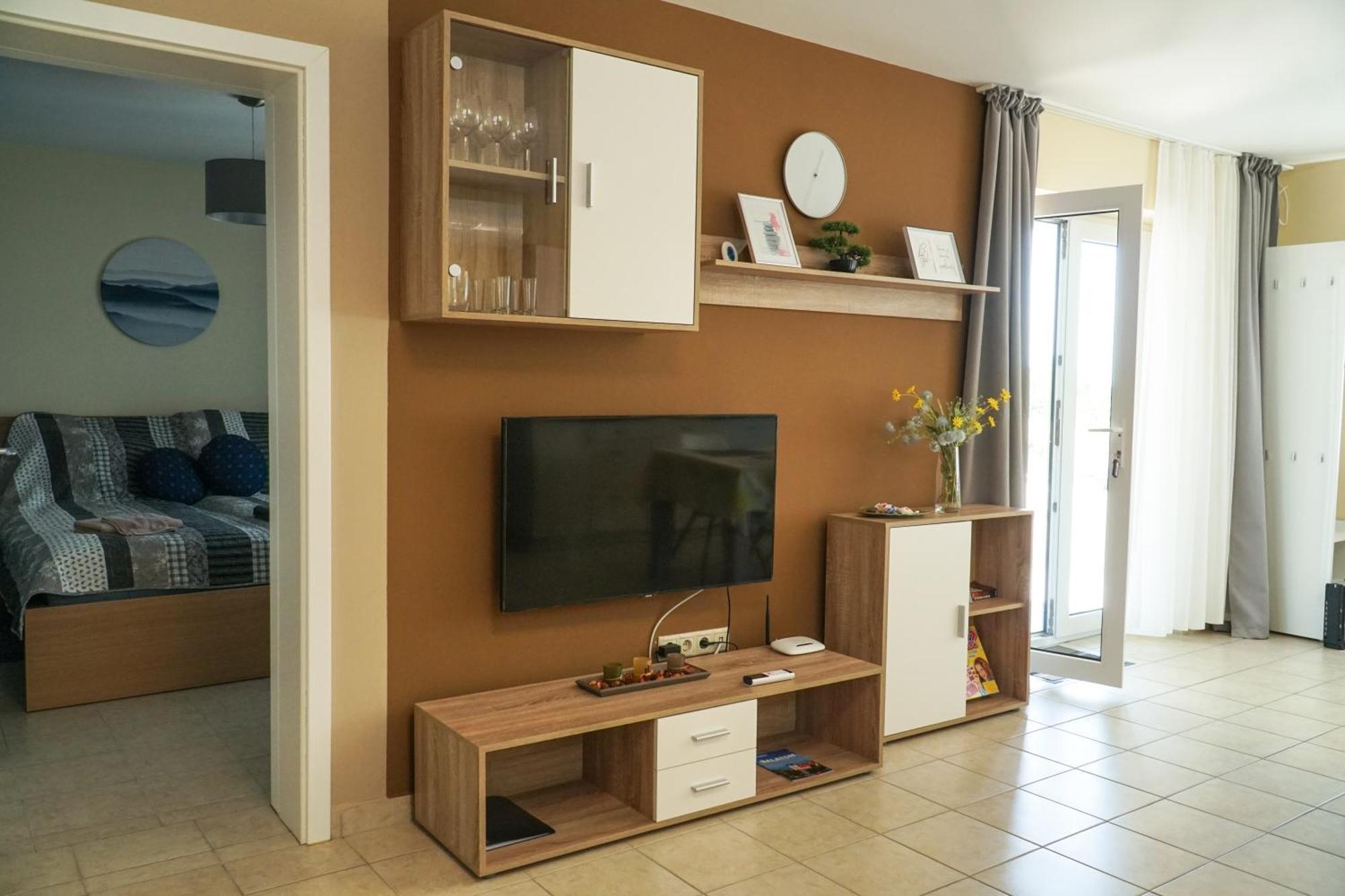 Fuegefa Apartman Balatonalmadi Exterior photo